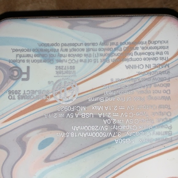 Extra Portable To Go Charger * Battery for Most Smartphone w/Apple type fitting - Picture 3 of 4